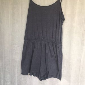 Comfy navy romper 🌊